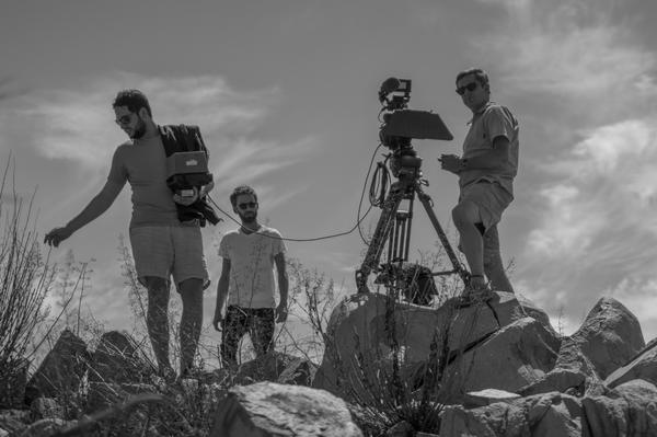 gnarledapple's tweet image. Its hot out! On location with @VoxPopFilms @elgiorgie #roasting #nosuncream