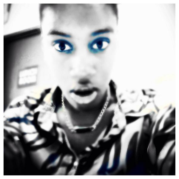 AmUnique_AmMe's tweet image. "Selfie album" piece #2  #Experimentz - Shocking 👇👇👇😱😂