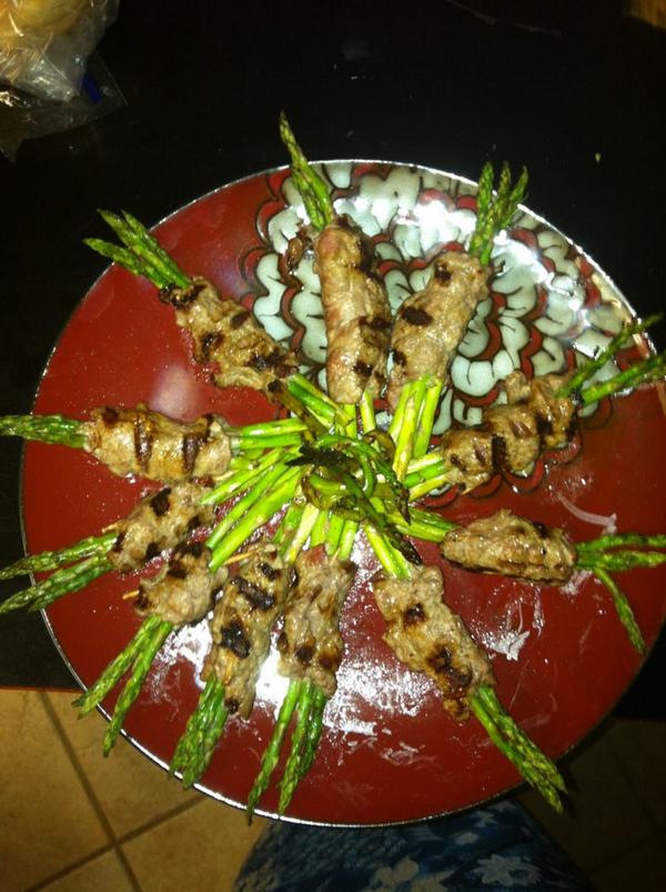 Schmetterlinge7's tweet photo. Rouladen...#yummy #foodie http://t.co/p5IcUf8nup