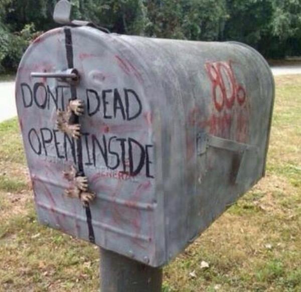 I don t dead. Аки человек бензопила. Обои на айфон дед инсайд. I don t dead. I don t dead.