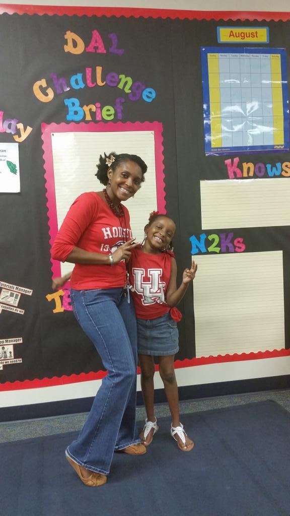 Washingtons1st's tweet photo. College day! #mylove#gocoogs#gettingthemreadyearly#hirschup! http://t.co/2eWLDf2NNF
