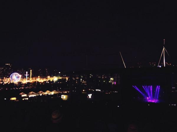 ScottAhmed's tweet photo. So @ebaynetflix was super rad - now Ready to Start with @arcadefire! #ReflektorTO #FOTL25 http://t.co/mqcGdQnx8k
