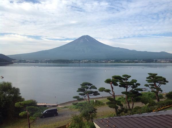 worramon's tweet photo. ภูเขาไฟฟูจิ หน้าร้อน ไม่มีหิมะ #Mt.Fuji #summer #nosnow http://t.co/Hgrj3kyCjL