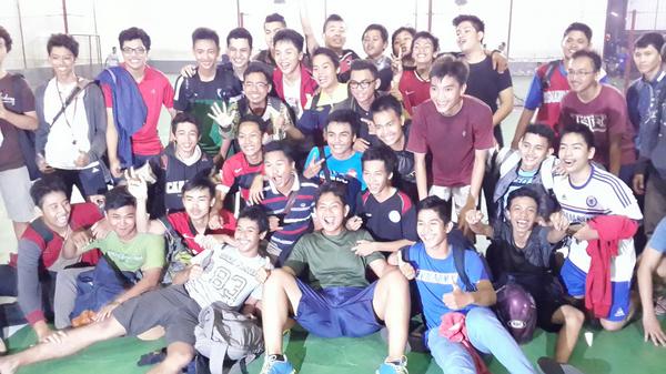 Nih kemarin sehabis futsal bareng anak elektro14, kereen yaak 😎