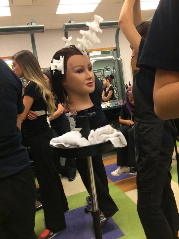 MiriamJessicaR's tweet photo. Me and @cherrybomb1396 like to harass the newbs by turnimg their mannequins into unicorns #fukwithus http://t.co/hWGqJwJR5g