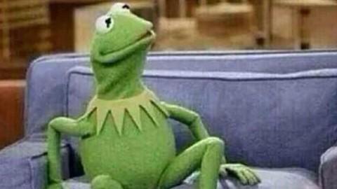 DaJimbei's tweet photo. When you just got done watchin a scary movie by yourself and you hear some random shit in your house http://t.co/syE5Dr1777