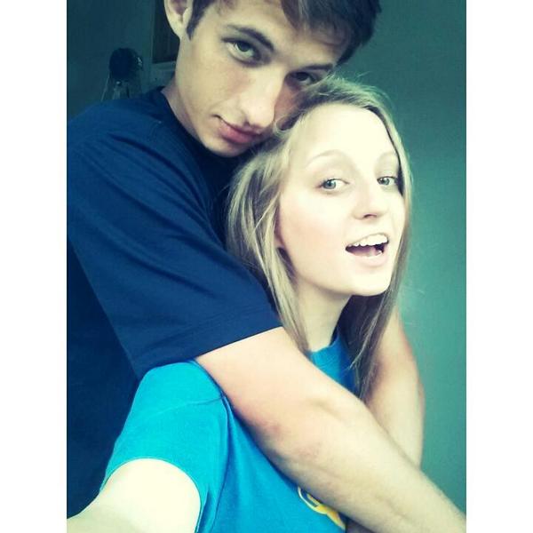 MaskMelony's tweet photo. Spending time tonight with bae♥ http://t.co/BTWhItMLNP