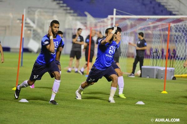 Alhilal_FC's tweet photo. تمرين #الهلال يوم الجمعة بحضور الأمير نواف بن سعد والأستاذ محمد الحميداني  
2-2 http://t.co/YJH1FbcgGL