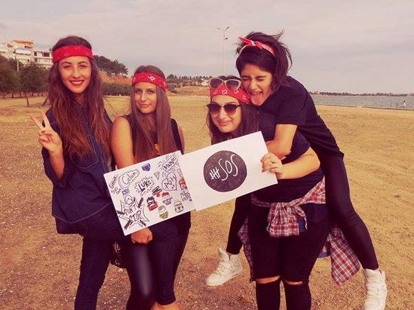 eva_love_'s tweet photo. The Greek 5sosfam had a meet up today #5sosfameetup #5sosmeetup http://t.co/yZA2v6d8UQ