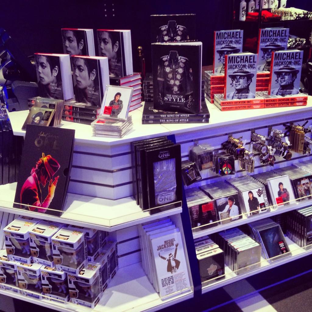 BwPQJgiCcAEZYbE.jpg:large