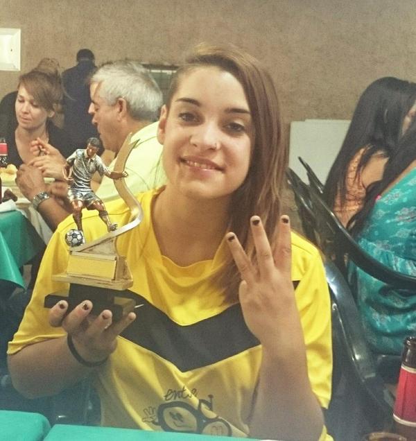 Maquinillas_FS's tweet photo. Y un aňo más nos demuestra su talento y humildad! 19 goles y 19 GRACIAS Pichichi 3er aňo consecutivo @Pajarilla_o8 http://t.co/0iGvIG27e1