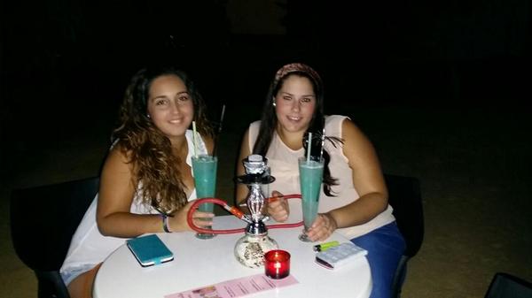 rosariofer22's tweet photo. En @Amaretocopas con @Reye21 tomandonos un Blue Ocean acompañado de una cachimba de regaliz :)  super agusto!! http://t.co/PMEIB031hF