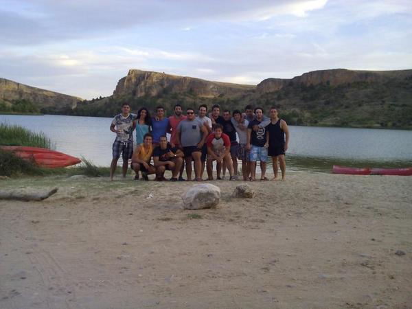 mar_pegus's tweet photo. Pues cerramos un dia cojonudo gracias a estos desgraciados http://t.co/aKOQhvKIlA