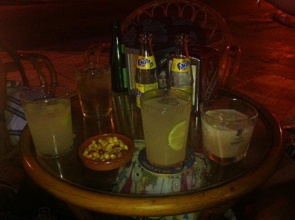 RaquelJP13's tweet photo. Pequeños detalles que hacen que sean grandes noches! @Jose_FR1 @Lorena_mlg @Andres_PM89 #SummerTime #NochesConEncanto http://t.co/SxU1GL8vSg