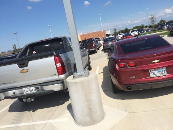 eliseonlife16's tweet image. Thanks for parking next to me @Averyygrimess 😏😈 #chevycrew