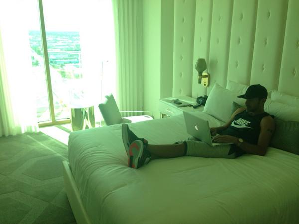 AaronColbertEnt's tweet image. Super excited to play @delanovegas this weekend...the rooms are amazing #aaroncolbertent