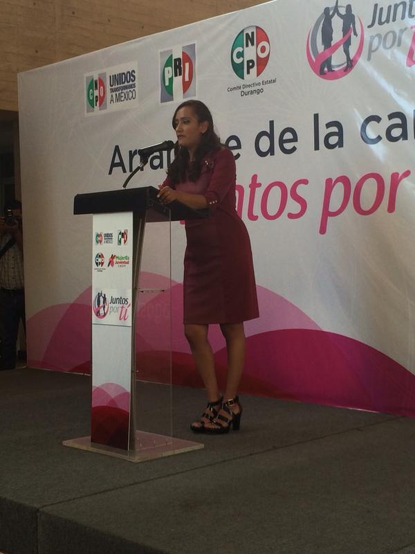 danisotto's tweet photo. En el arranque de la campaña "Juntos por ti" @karlaSolisluna dando la bienvenida! @cnopdurango http://t.co/2EWweRYlZ4
