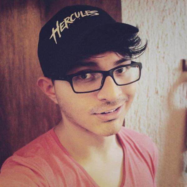 victormercadosa's tweet photo. Les voy a dejar esto por aquí para que vean lo que vamos a regalar en @circulopostal =) #Hércules #Vickloop http://t.co/bWLqfWY9J7