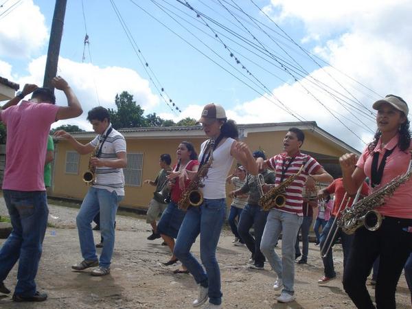 Christ_Band's tweet photo. Eh eh Encuentro, Eh eh Encuentro, En eh Encuentro jeeeeehh..!! http://t.co/Gj1Q1xrOQG