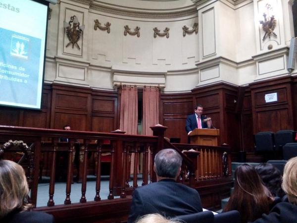 RelConsumo's tweet image. Profesor Javier Wajntraub en XI Jornadas Internacionales de Relaciones de Consumo #JornadasRelConsumo