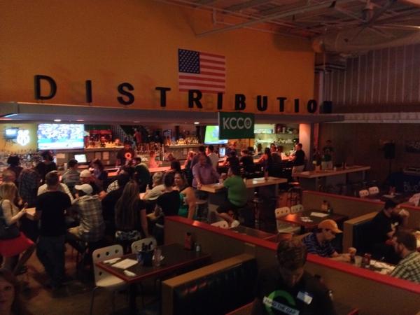 ChiveOnCHS's tweet photo. #charlestonmeetup going on at @TheAlleyChas for @ChiveCharities http://t.co/V1vYsb8yeK