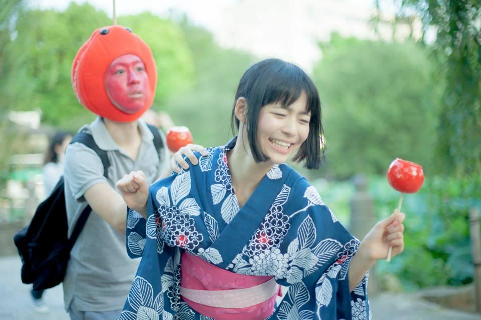 りんご飴マン 青森県の生ゆるキャラ 拡散希望 りんご飴音楽祭ができた経緯がここに りんご 飴音楽祭14爆誕 失われた 古き良き時代 を求めて 寺嶋由芙とりんご飴マン Http T Co Hgi7jlldrd Http T Co Vgnawjgzwm Twitter