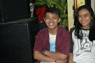 Mrivaldooo's tweet photo. With annisa :D http://t.co/K08zCfbfke