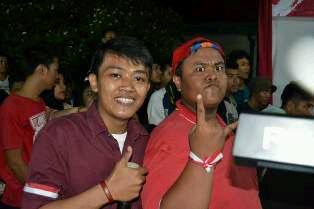 Mrivaldooo's tweet photo. With handipo #merdekanight http://t.co/VSvkP2HBCO