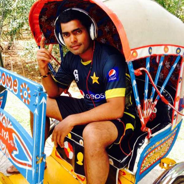 rwpexpress14's tweet image. Behtne k din khatam, ab zara chalana bhi seekh lia jaye. #TimeForANewJob #Ukmal #SLvPAK