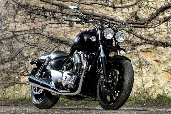 OnYeBike's tweet photo. Triumph Thunderbird Storm. quite an underrated bike http://t.co/QsK8zLVp0I