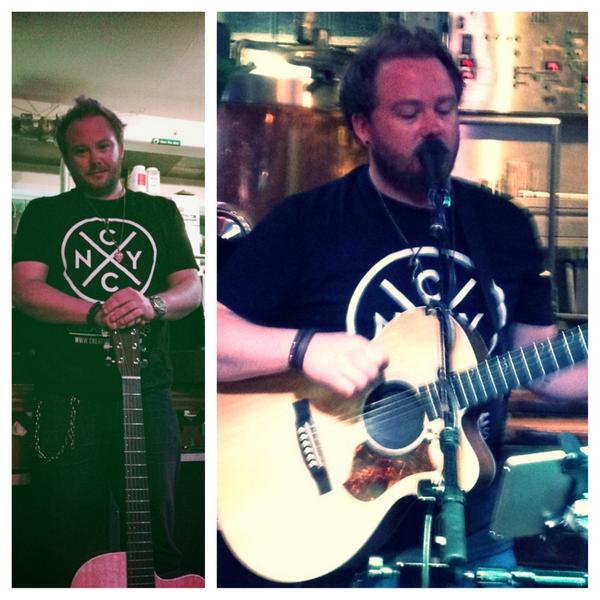 _CreativeCollab's tweet image. The talented JD Leonard sporting a #CCNY tee while he serenades us at @bhbbrickbrew tonight 😎🎤🎸