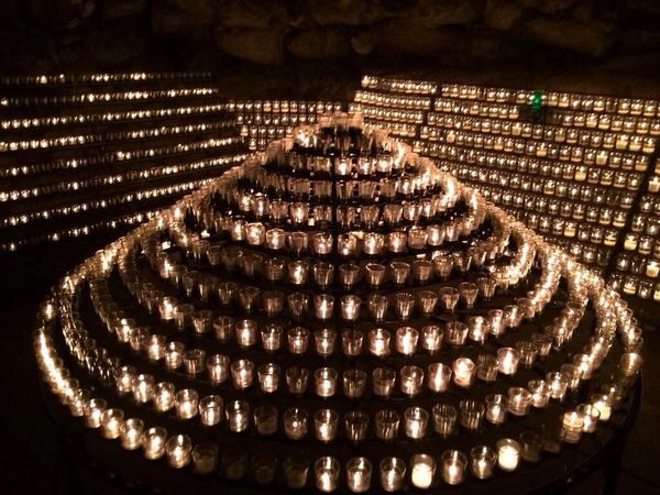 NDNewHaven's tweet image. The grotto the eve before the 2014 season #GodCountryNotreDame