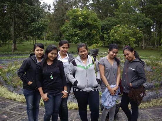 Jaman kuliah dulu,bersama teman seperjuangan.....