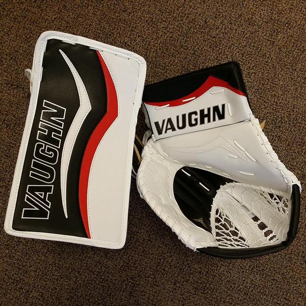 ProSkateGoal's tweet photo. Then there's the mitts.. 5500's for the boys! @VaughnHockey #DeliveryDude was bitter getting on/off on/off truck http://t.co/eXdWjtvVf8
