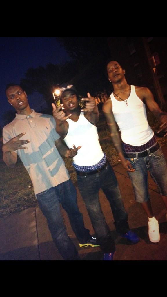 DaFamousJerooo2's tweet photo. Took This Of My Irras ππππ #FreeDEMMM @FreeTwillaNoTHF @5110FREEKY @YmMbJaro_Reggie π―βοΈ http://t.co/zp8tro7AAN