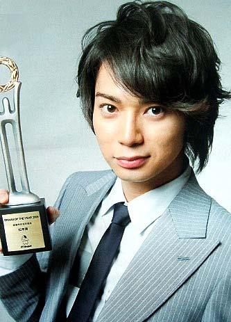 Happy 31st birthday, jun matsumoto! :) 