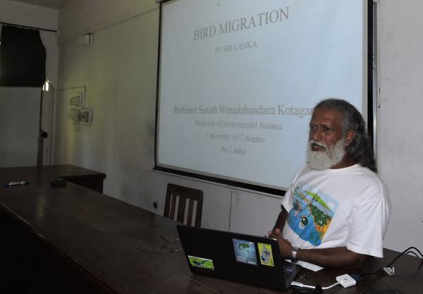 FOGSrilanka's tweet photo. #MigrantWATCH 2014/15 launched by Prof.Kotagama with lecture on #Bird #migration. This season's program too presented http://t.co/t9zhrTMgsi