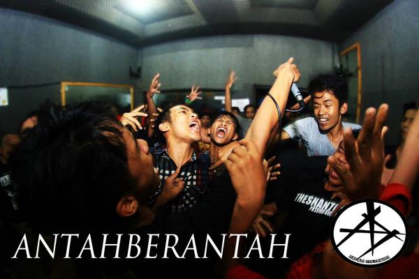 AbdulRachmanG's tweet image. @BaloxCrunch @yudhabp @vhalmorrow @chaalsxe @ANTAH_BERANTAH