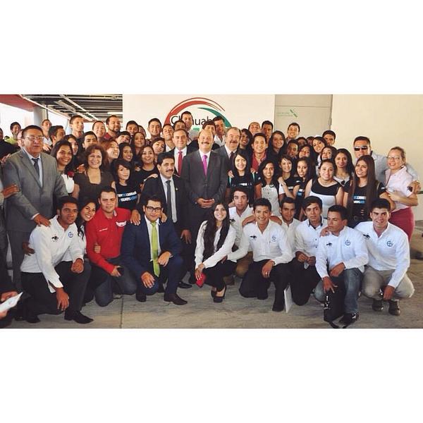 cesaitch's tweet photo. "Trabajemos de la mano para llevar los mejores resultados a los TEC'S" @GoberDuarte @cneest @alanCh_ @MarcoSaldana13 http://t.co/uBoylsi6Tw