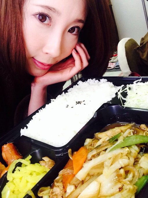 お昼ご飯休憩おわり♡ 後半も頑張るっ♡ http://t.co/ifiSLMFWC7<a href="/tag/ryugagotoku"class="tags"><span>#ryugagotoku</span></a>