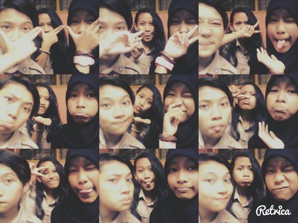 nindakkkk's tweet photo. Di sklh gk jls mau ngapain mending selfie aja with @divahamydah @RikaYlt23 http://t.co/kGKiH0dWtF
