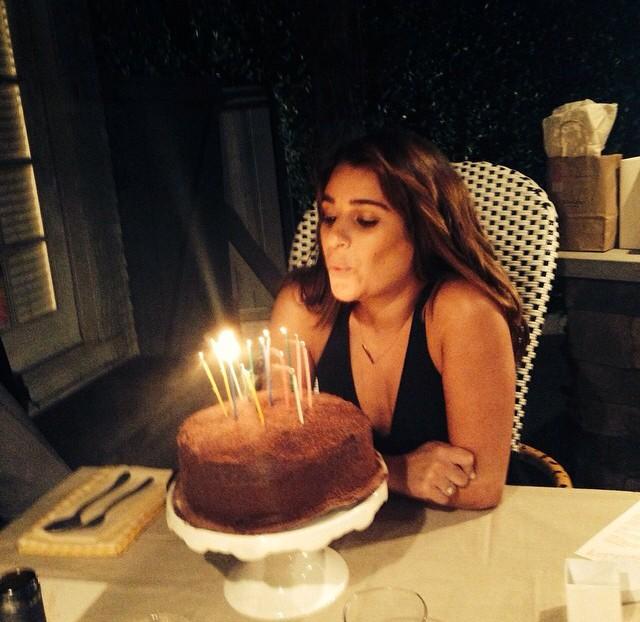Lea Michele memposting foto di instagramnya dengan pesan "A very Happy Birthday..    " 