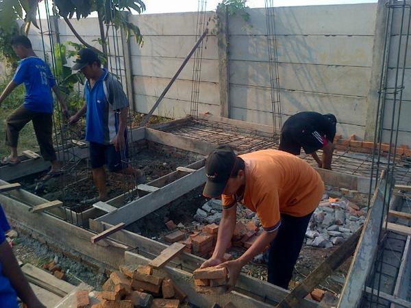 Ngebangun POS Rt 008 rw 025 griya asri 2 tambun-bekasi-jawa barat-indonesia