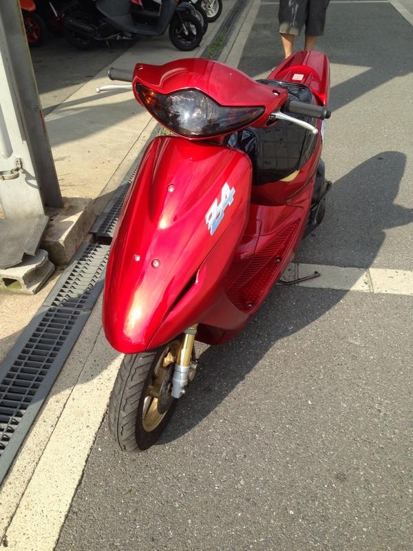 バイクの事なら 外装 インナー塗装のz4です フォークなども綺麗になっています キャンディーなのでとても綺麗です ヘッドライトスモークになっています テールもスモークになります 詳しくはきいてください Http T Co Ofevtgtuvr