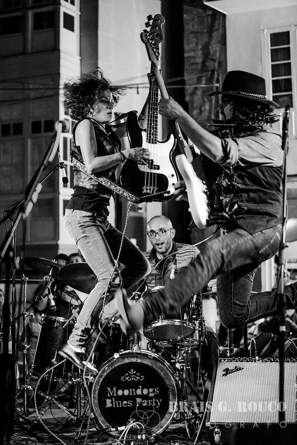 losmoondogs's tweet photo. No os perdáis las increíbles fotos de @BraisGRouco en nuestro concierto en Betanzos https://t.co/MlQeVUwzDX #lanzos http://t.co/KvsepWHCTp