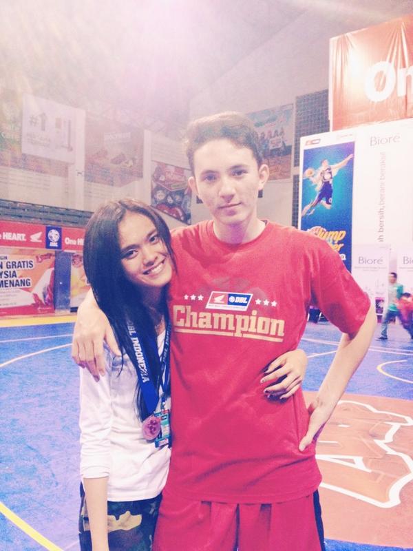 anindainda's tweet photo. Proud of you dear 😘 congratulation beloved http://t.co/sQnmQpPpN6