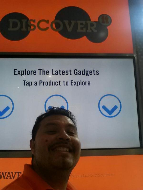 sonhiadoreterno's tweet photo. #mynewradioshack http://t.co/K43yiwYmvD
