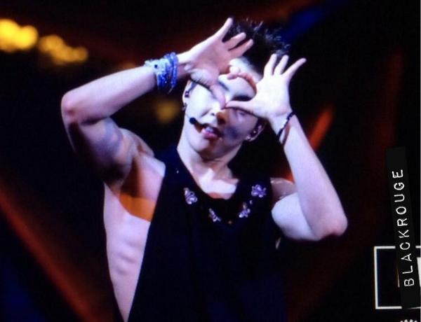 EXONATIONSG's tweet photo. 140830 Xiumin #4 [cr:blackrouge] #TLPinGuangzhou http://t.co/mMhWzf90p0