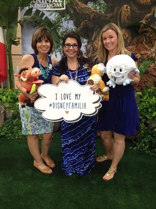 Bethglow's tweet photo. #DisneyFamilia http://t.co/Xlist8dGxA