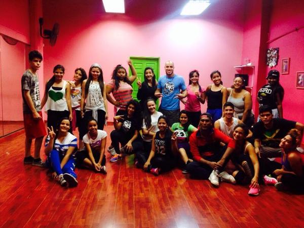 DrakoDance21's tweet photo. @expopartypanama todo los chicos de @TngCrew mañana show en albrook mall ya saben no te lo pierdas http://t.co/FdHPBkJLd3